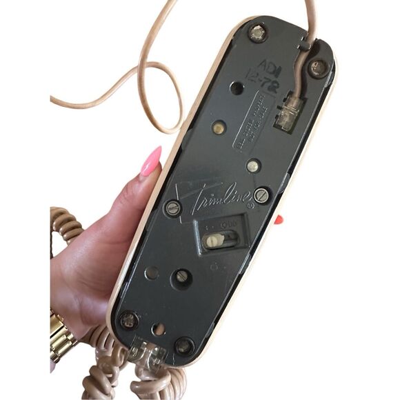 Vintage Mid Century Western Electric Trimline Rotary Dial Beige Tan Telephone - Picture 2 of 7